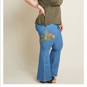 Modcloth Wrangler Embroidered Flare Jeans